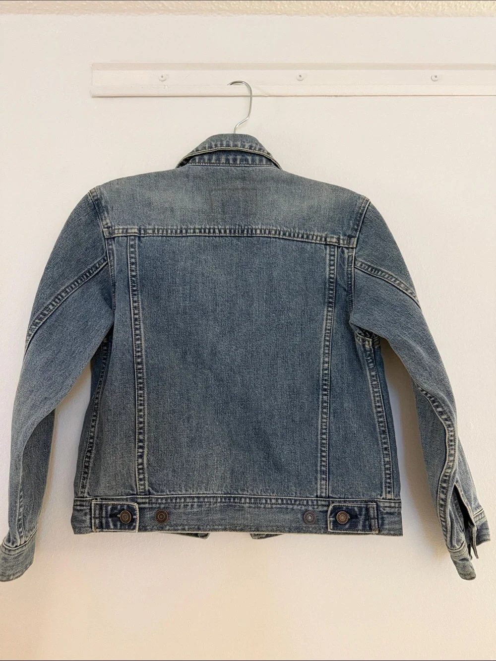 Vintage Kid’s Gap Blue Denim Jean Jacket - Size M (7-8)